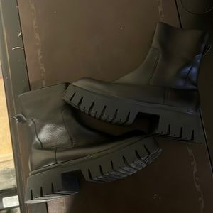 Zara Boots size 6.5